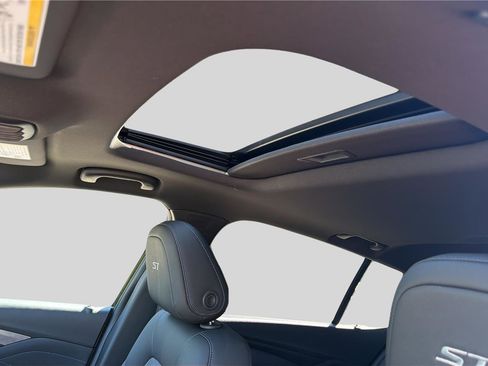 New 2026 Buick Envista Sport Touring w/ Convenience I Package FWD image 10