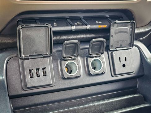 Used 2015 GMC Sierra 3500 Denali w/ Suspension Package, Off-Road image 27