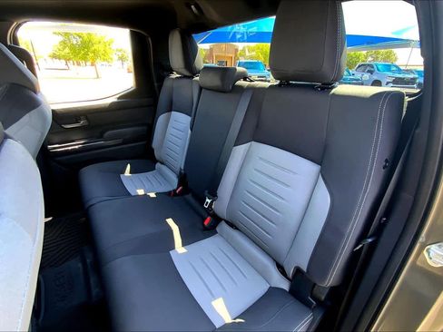 Used 2025 Toyota Tacoma TRD Off-Road image 21