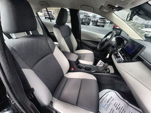 Used 2024 Toyota Corolla LE image 30