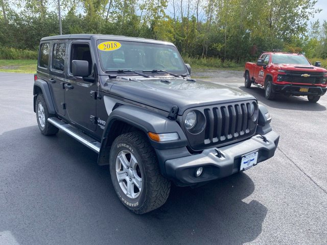 Used 2018 Jeep Wrangler Unlimited Sport S AWD/4WD image 3