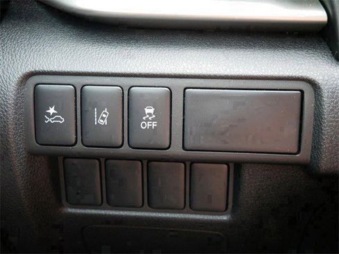 Used 2025 Mitsubishi Eclipse Cross ES image 24