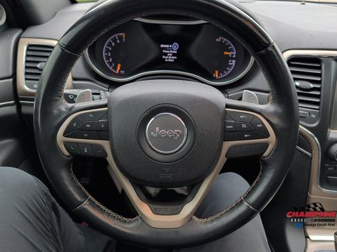 Used 2017 Jeep Grand Cherokee Limited image 21