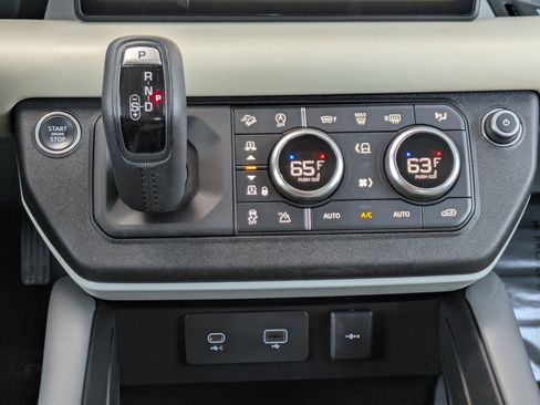 Used 2020 Land Rover Defender 110 HSE image 22