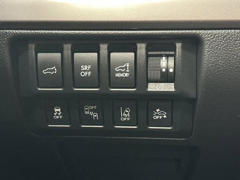 Used 2017 Subaru Outback 2.5i Limited AWD/4WD image 36
