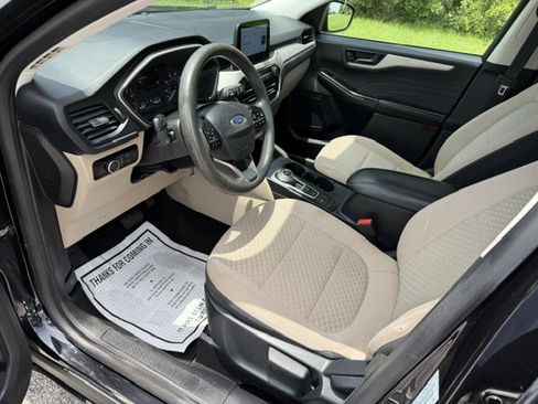 Used 2022 Ford Escape SE FWD image 11