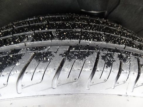 Used 2019 Chevrolet Equinox LT w/ Driver Convenience Package image 36