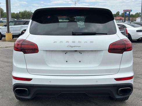 Used 2016 Porsche Cayenne AWD/4WD image 7