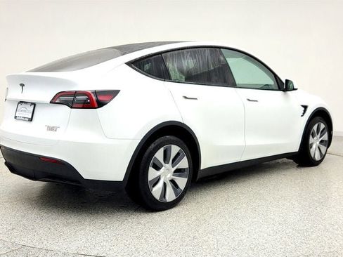 Used 2023 Tesla Model Y Long Range image 5