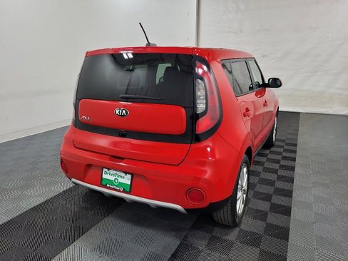 Used 2019 Kia Soul + image 9