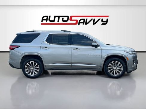 Used 2023 Chevrolet Traverse Premier FWD image 8