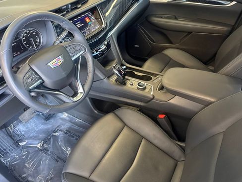 Certified 2024 Cadillac XT6 Premium Luxury AWD/4WD image 9