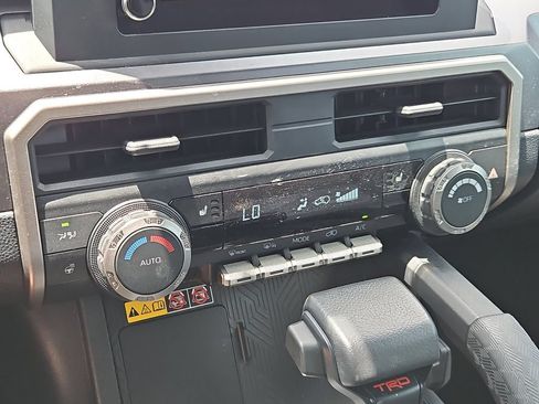 Certified 2025 Toyota 4Runner TRD Off-Road AWD/4WD image 21