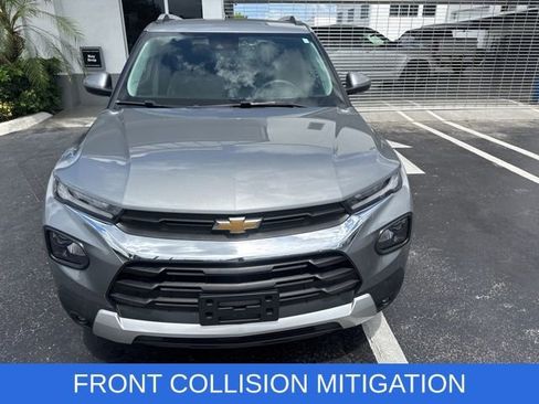 Used 2023 Chevrolet TrailBlazer LT FWD image 2