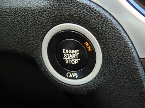 Used 2017 Chrysler 300 Limited w/ Value Package image 29