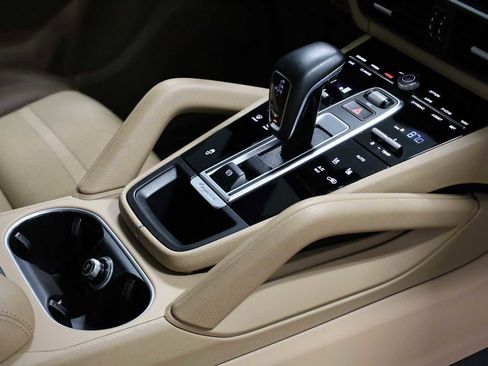 Used 2019 Porsche Cayenne image 21