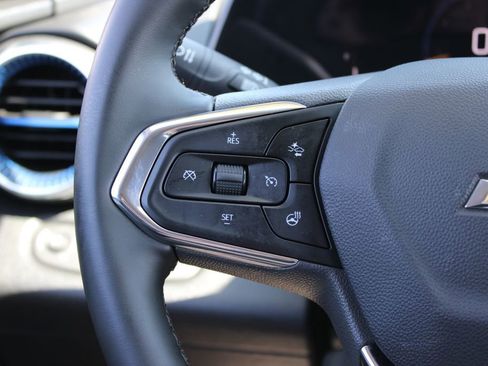 Used 2025 Chevrolet Trax LT w/ LT Convenience Package image 34