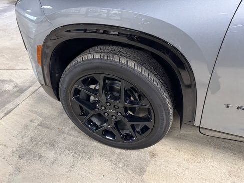 Certified 2025 Chevrolet Traverse RS image 10