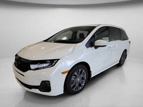 New 2026 Honda Odyssey Touring image 3