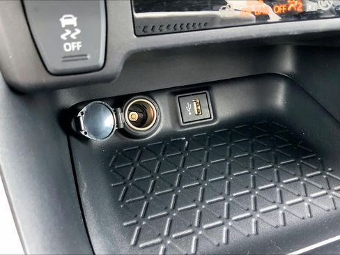 Used 2025 Toyota RAV4 XLE w/ Convenience Package FWD image 32