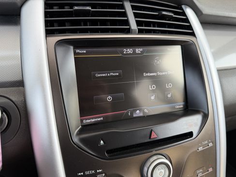 Used 2013 Ford Edge SEL FWD image 19