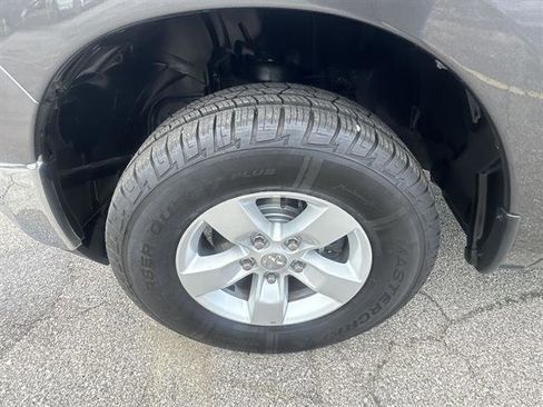 Used 2022 RAM 1500 Classic SLT image 40