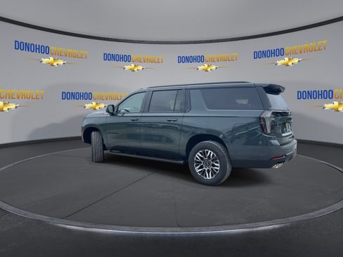 New 2026 Chevrolet Suburban Z71 w/ Comfort Package AWD/4WD image 9