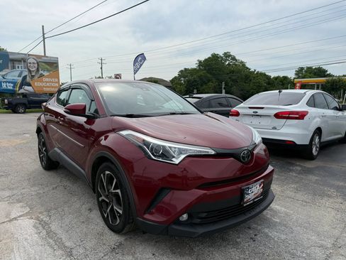 Used 2019 Toyota C-HR Limited FWD image 8