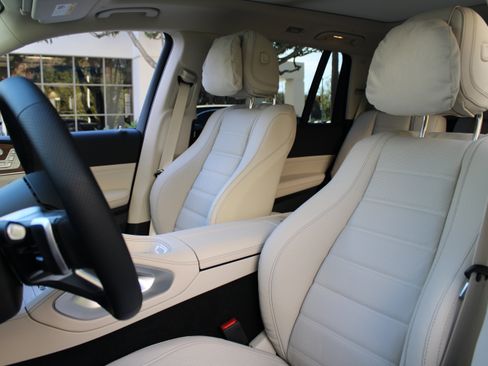 New 2026 Mercedes-Benz GLS 450 4MATIC image 22