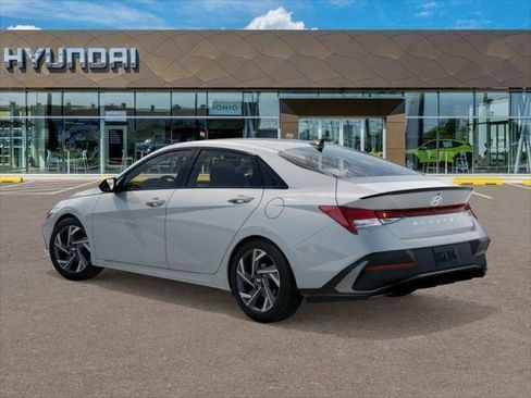 New 2026 Hyundai Elantra SEL Sport image 5