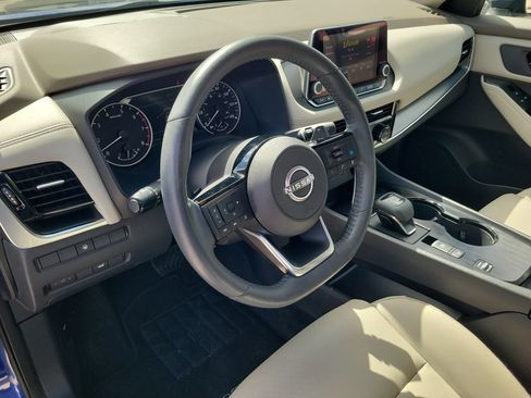 Used 2023 Nissan Rogue SV w/ SV Premium Package FWD image 18