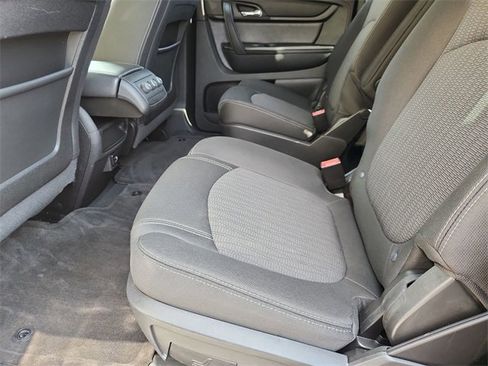 Used 2017 Chevrolet Traverse LT image 22