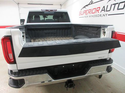 Used 2021 GMC Sierra 2500 SLT w/ SLT Preferred Package image 8