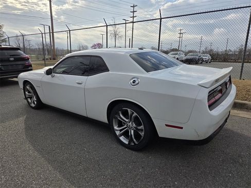 Used 2021 Dodge Challenger R/T image 3