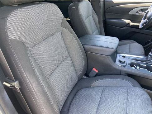 Used 2023 Chevrolet Traverse LT AWD/4WD image 23