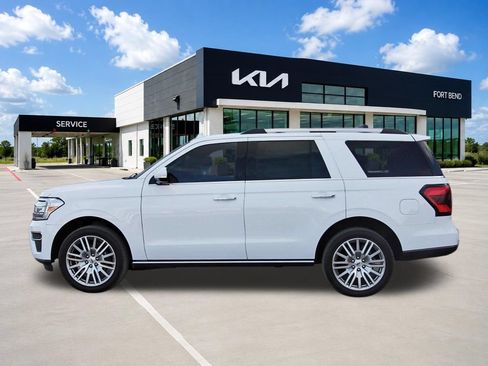 Used 2024 Ford Expedition Limited AWD/4WD image 8