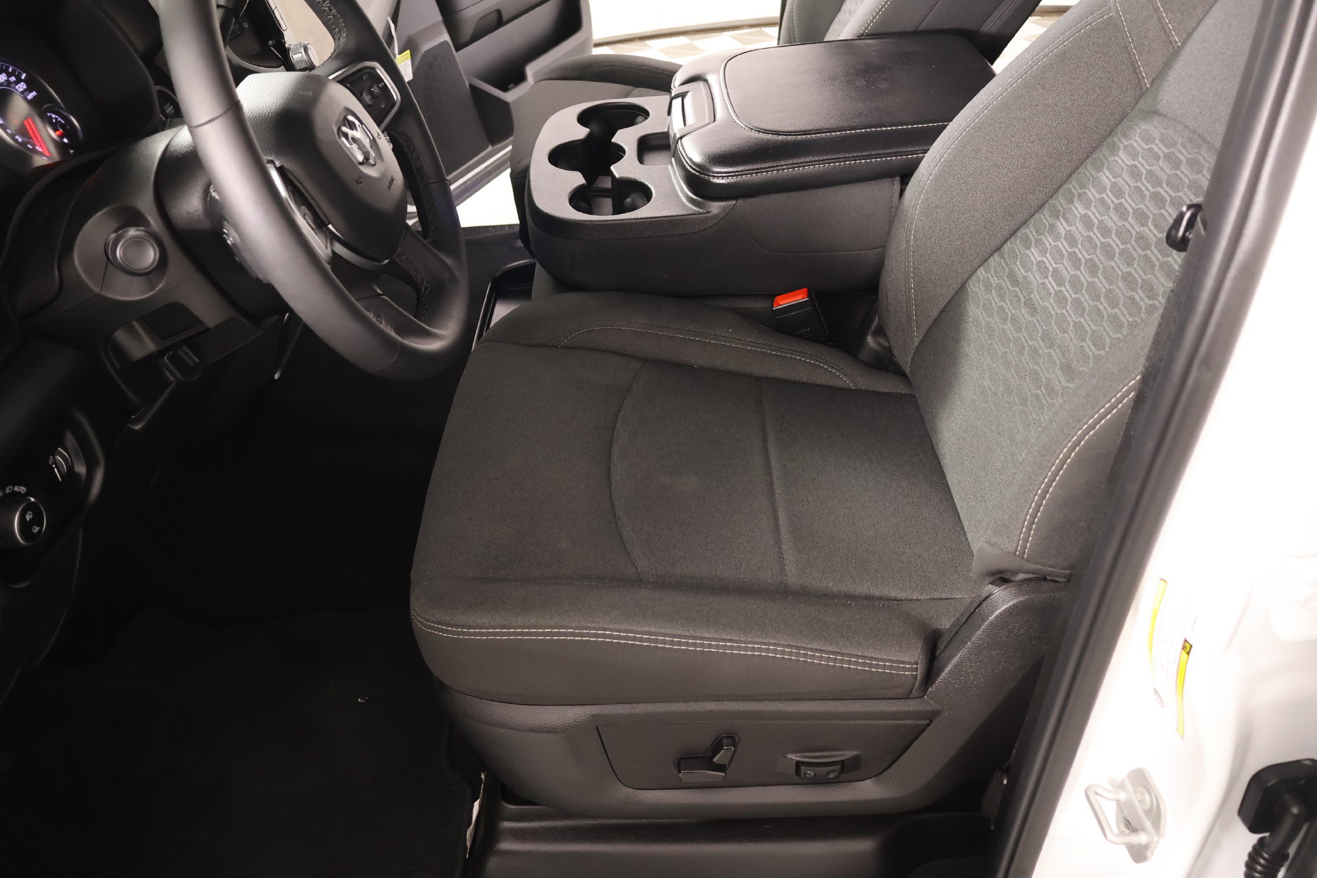 Used 2025 RAM 2500 Big Horn AWD/4WD image 11