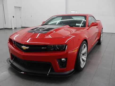 Used 2013 Chevrolet Camaro ZL1 RWD image 7