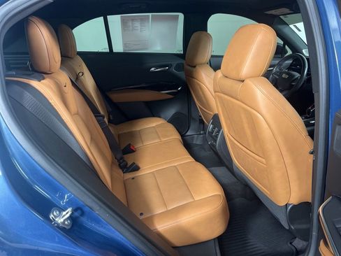 Used 2024 Cadillac XT4 Sport FWD image 11