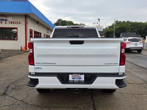 Used 2019 Chevrolet Silverado 1500 Custom w/ Custom Value Package AWD/4WD image 6