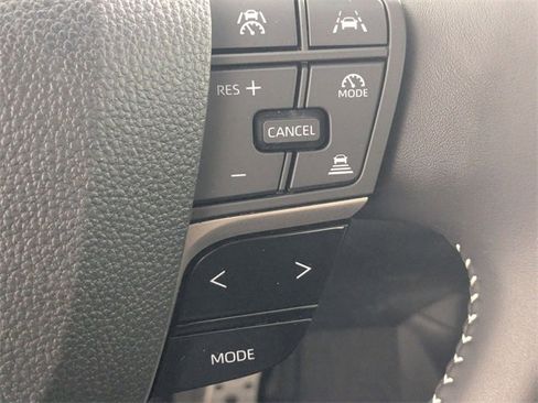 Used 2025 Toyota Camry SE image 16