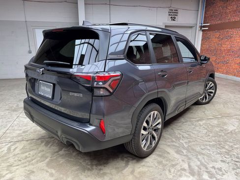 Used 2025 Subaru Forester Touring AWD/4WD image 6