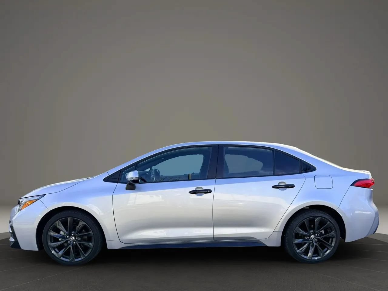 Used 2025 Toyota Corolla SE FWD image 8