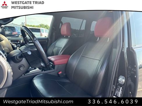 Used 2023 Lexus GX 460 Premium w/ Premium Package image 15