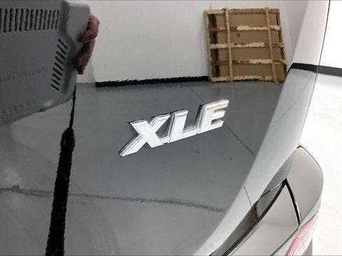 Used 2018 Toyota RAV4 XLE image 39