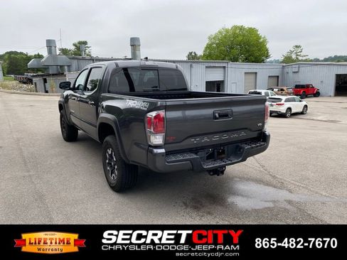 Used 2022 Toyota Tacoma TRD Off-Road w/ Technology Package AWD/4WD image 7