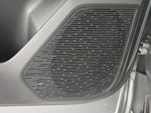 Used 2025 Chevrolet Equinox LT image 29