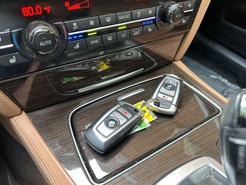 Used 2014 BMW 750Li RWD image 38