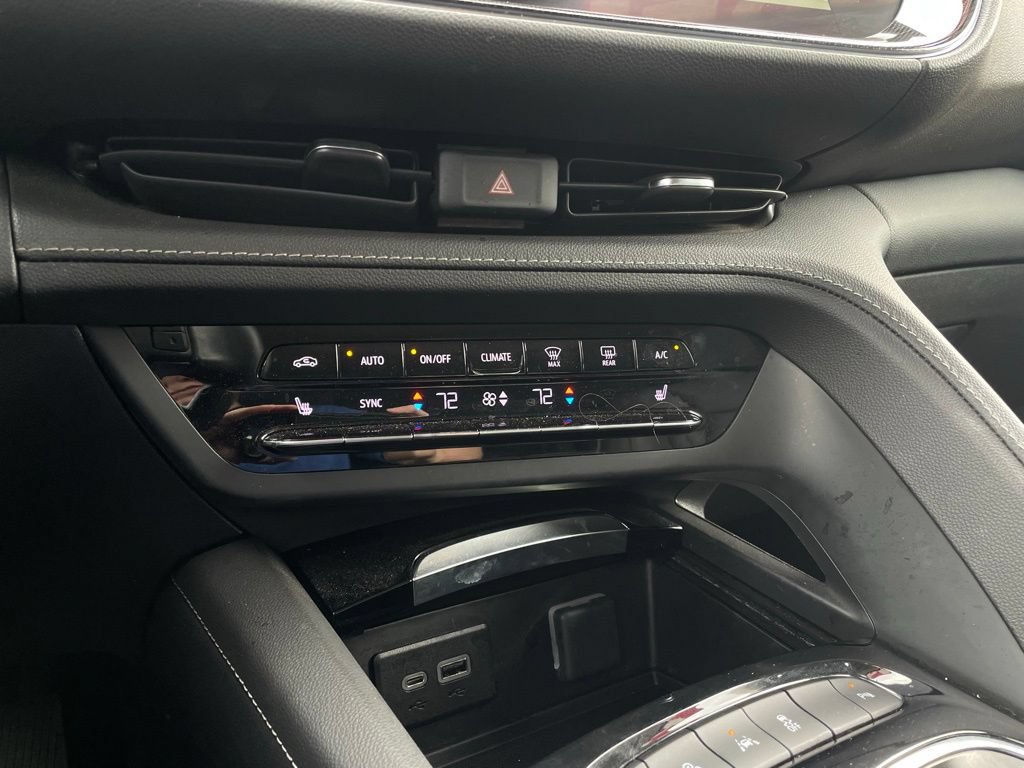 Used 2023 Buick Envision Essence AWD/4WD image 18