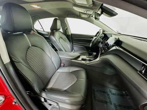 Used 2024 Toyota Camry SE image 27